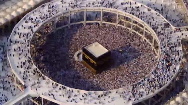 يا حبيب القلب.. دنيا باطمة تغني الديني (فيديو)
