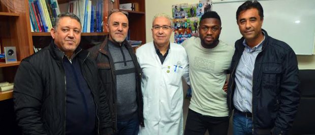 في انتظار نتائج الفحوصات الطبية.. لاعب نيجيري قريب من الرجاء