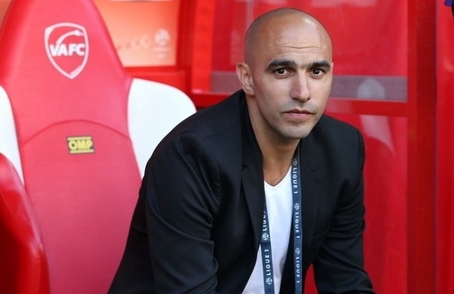 الركراكي متهكما على الرجاء: ما بقاش الفتح اللي كيدير المنح!!