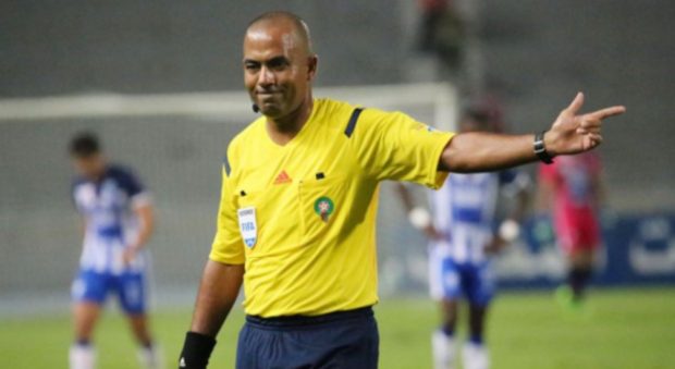هشام التيازي حكما لمباراة الرجاء والجيش.. الجماهير العسكرية غاضبة!