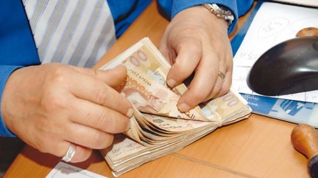 بالأرقام.. تفاصيل الاقتطاعات من رواتب الموظفين لشهر يناير