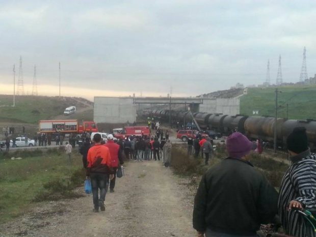 تعاطف مع الضحايا على الفايس بوك.. حادثة طنجة تفتح النقاش حول سيارات نقل المستخدمين