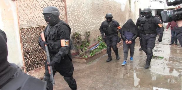 اكتسب مؤهلات في صناعة المتفجرات والأحزمة الناسفة.. إيقاف عضو آخر في خلية طنجة وواد زم