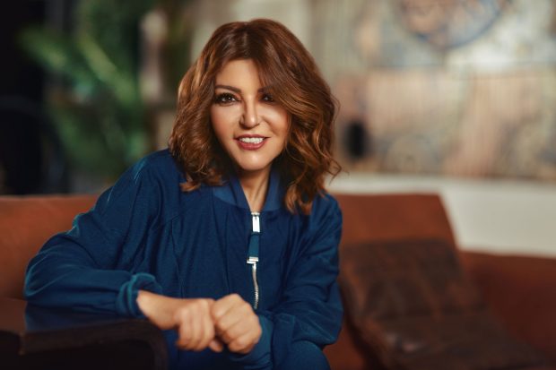 وصفت خطيبته بـ”العروس الحلوة”.. سميرة سعيد تبارك لكاظم الساهر