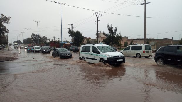بالصور من كازا.. طريق مديونة تتحول إلى بركة مائية