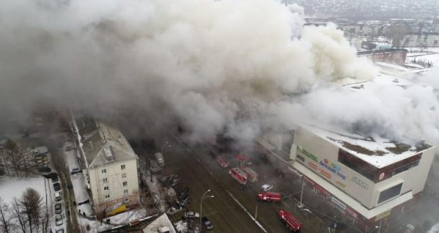 بالفيديو من روسيا.. قتلى وجرحى في حريق بمركز تجاري