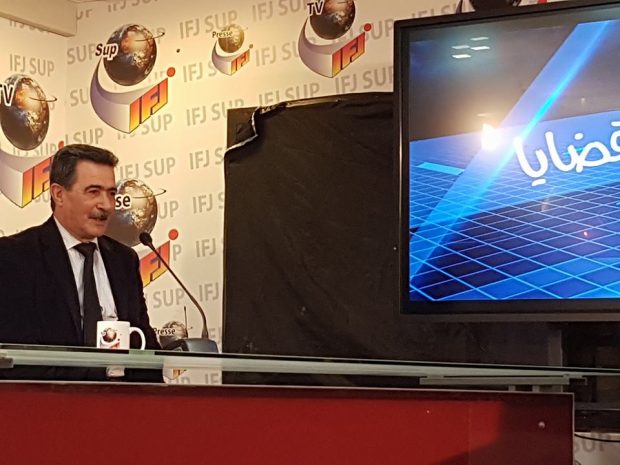 الصبار: إما أن تكون صحافيا أو سياسيا!