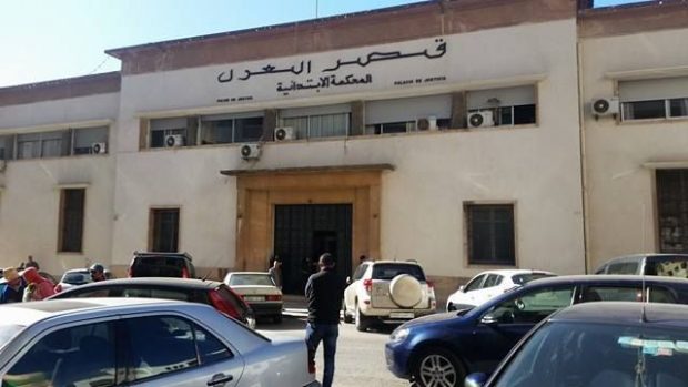 طنجة.. أزيد من 50 شخصا يعتدون على شاب مثلي