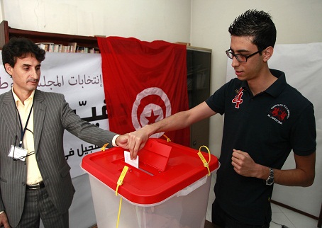 لأول مرة في تونس.. البوليس والعسكر يصوتون في الانتخابات