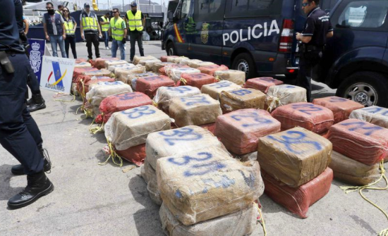 حجز قوارب سريعة.. الحشيش المغربي يطيح بـ14 شخصا في إسبانيا