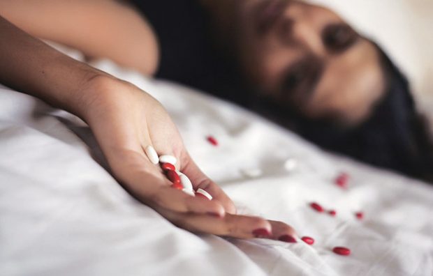 كانت مع صحابها.. حبة إكستازي تقتل شابة في مرتيل