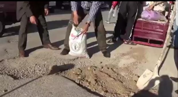 صحاب دير شرع يديك فالخير.. شباب يرقعون أحياءهم (فيديو)