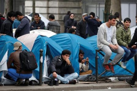 تفكيك شبكة للنصب على طالبي اللجوء في فرنسا.. التبزنيس هو اللي خدام عند البوليساريو