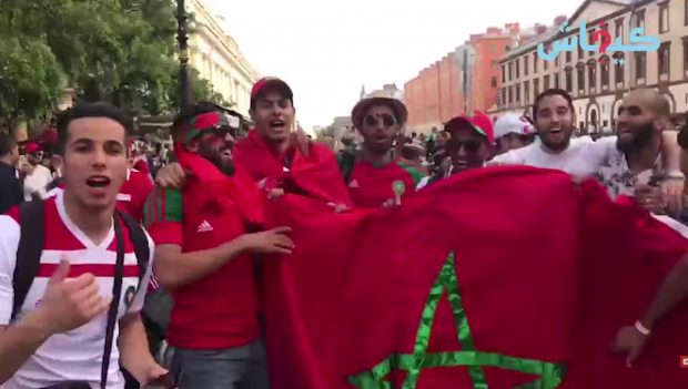 مؤثر من روسيا.. الجمهور المغربي متعاطف مع بوهدوز وأمرابط وكيشجع المنتخب