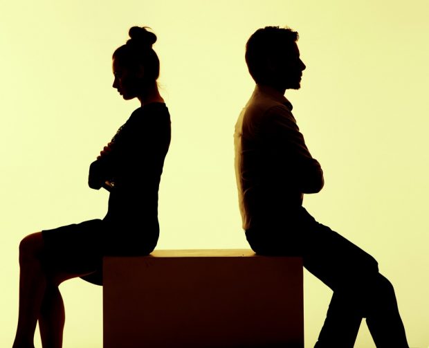 الفايسبوكيون المغاربة يحللون.. أكثر من 100 ألف حالة طلاق سنويا