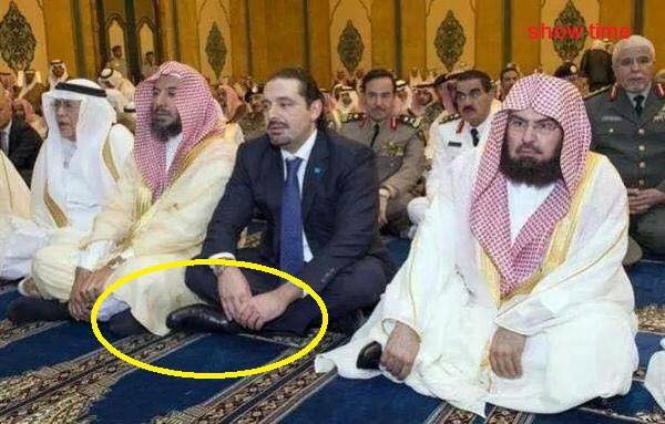 بالصور من المسجد الحرام.. سعد الحريري كيصلي بصبّاطو مع الملك سلمان!