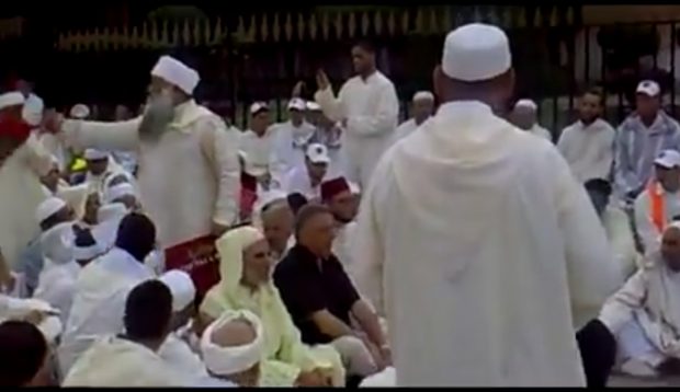 واخا قديم دار الحدث.. “بويا زيان” كيقرا القرآن قدام البرلمان! (فيديو)