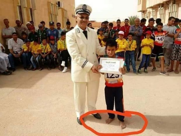 بالصور.. أطفال بلا أحذية في عيد استقلال الجزائر!