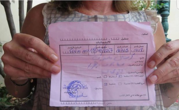 زوجة المتهم بالخيانة الزوجية في مراكش: شفتو مع الفرنسية فاللايف معانقين وكيتباوسو