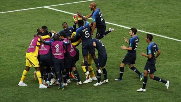 اللقب الثاني في تاريخ فرنسا.. الديكة يخطفون كأس العالم من قلب بلاد الدببة