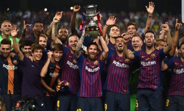 بالصور.. برشلونة يخطف كأس السوبر من طنجة