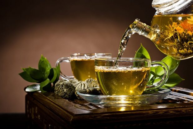 دراسة: الشاي الأخضر يعطل نمو الخلايا السرطانية