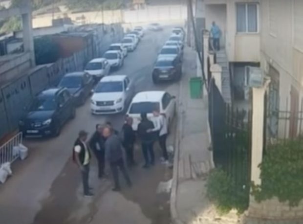 بالفيديو.. لحظة اختطاف صحافي جزائري