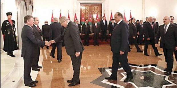 دمج 6 حقائب وخروج 10 وزراء.. تعديل حكومي واسع في الأردن!