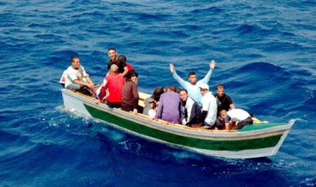القارب غرق.. البحرية الملكية عتقات 37 حراك مغربي