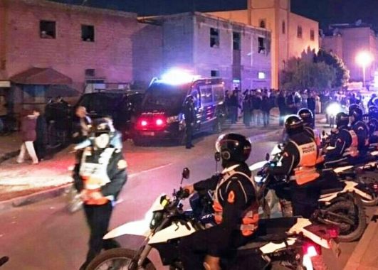بالفيديو من مراكش.. مقتل شخص وإصابة 7 عناصر أمن بعد هجوم على البوليس