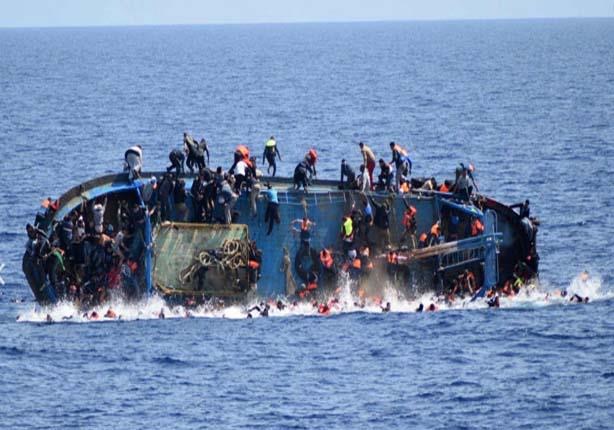 انقلاب قارب في إقليم تزنيت.. ثلاث حراكة مغاربة يُنقذون أنفسهم سِباحة و22 في عداد المفقودين