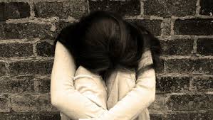 تقرير: حوالي نصف عدد حالات العنف ضد النساء ذات طبيعة نفسية