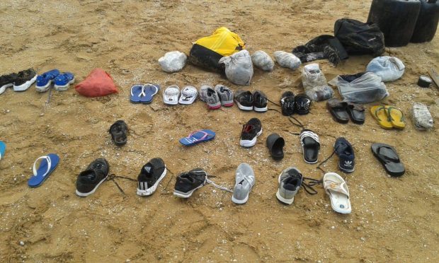 الأهالي ينتظرون والطقس يصعب مهمة الإنقاذ.. 22 شابا مفقودون في بحر تزنيت