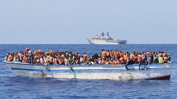 الداخلة.. قارب سري يحمل 27 مهاجرا مغربيا