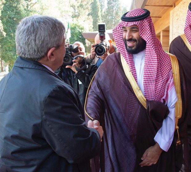 ضربو البرد.. بوتفليقة لم يتمكن من استقبال بن سلمان!