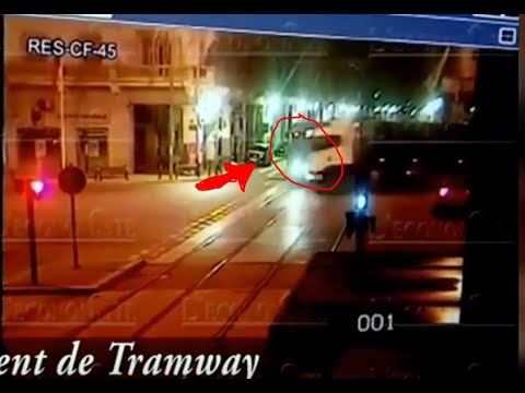 بالفيديو.. لحظة اصطدام شاحنة بالترامواي في كازا