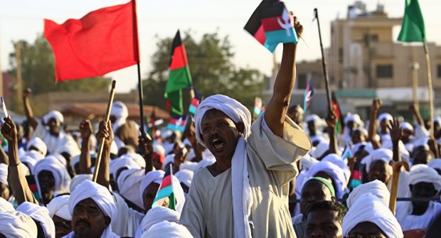 السودان.. هدوء حذر بعد احتجاجات صاخبة