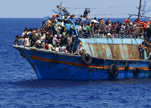 الخلفي: ليس هناك اتفاق بين المغرب وإسبانيا يسمح للسفن الإسبانية التي تنقذ المهاجرين بالرسو في الموانئ المغربية