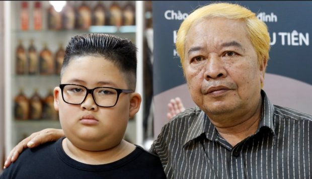 بالصور.. مصفف شعر فيتنامي يعرض تسريحة ترامب وكيم جونج مجانا!