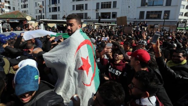 في أول رد.. واشنطن تدعم الشعب الجزائري وحقه في التظاهر السلمي