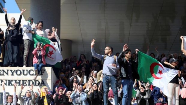 تديرها الخلعة.. تقديم موعد عطلة الربيع في الجزائر لمحاولة الحد من الاحتجاجات