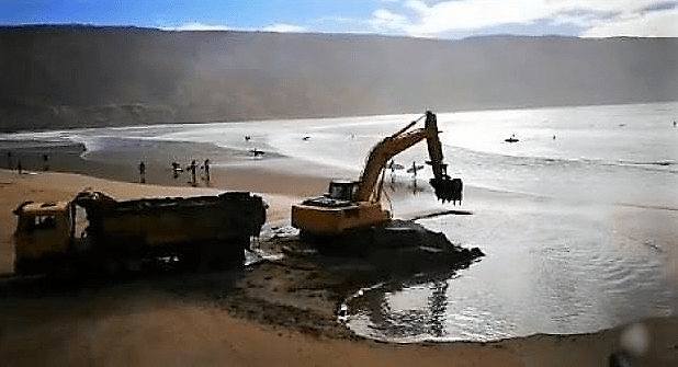سرقة رمال شاطئ إمسوان في أكادير.. الوكالة الوطنية للموانئ توضح