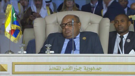 النوم سلطان.. أبرز مقررات القمة العربية في تونس (صور)