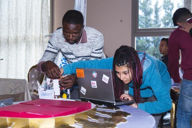بالصور من مكناس.. أزيد من 100 طالب مهندس شاركوا في “البطولة الإفريقية للروبوت”