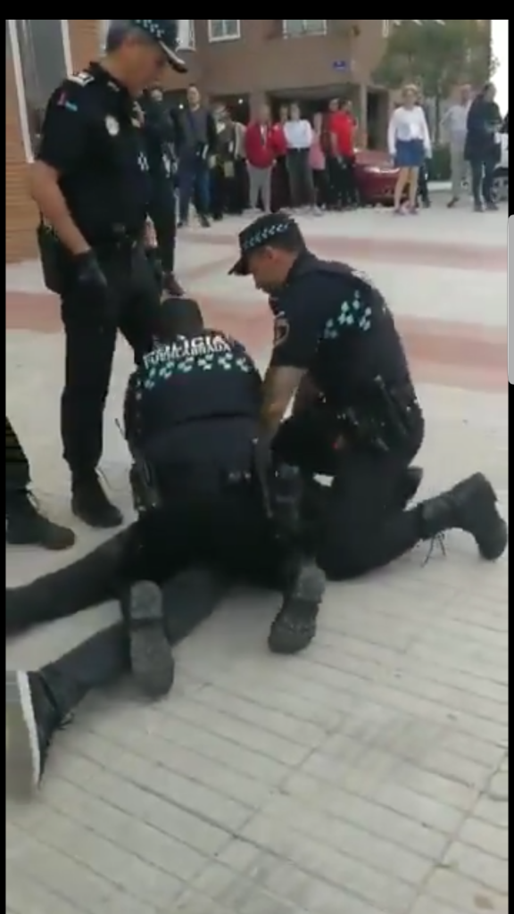 إسبانيا.. اتهام 4 رجال شرطة بالاعتداء على مهاجر مغربي