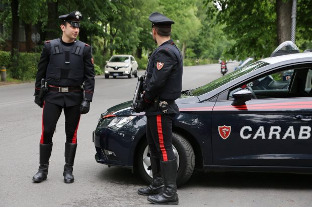 حيث لابسة بحال الغرب.. مهاجر مغربي كان غادي يحرق بنتو