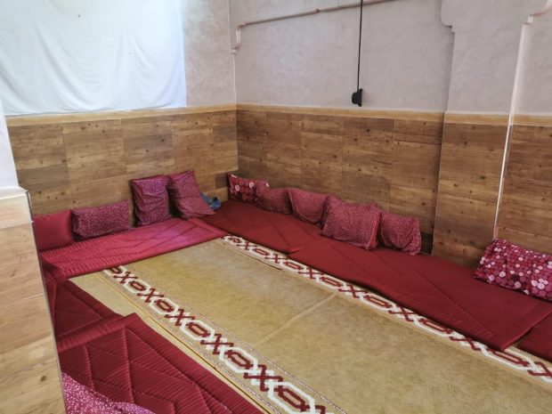 في مراكش وتطوان والمضيق.. تشميع مبان ومحلات سكنية تابعة لجماعة العدل والإحسان (صور)