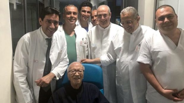 بعد تلقّيه العلاج.. الرئيس التونسي يغادر المستشفى