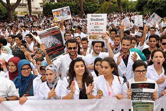 أزمة طلبة الطب.. الإضراب توقف والامتحانات الاستدراكية ستنطلق يوم 20 شتنبر