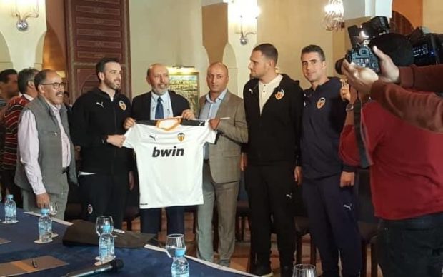 الأولى في إفريقيا.. نادي فالنسيا الإسباني يختار مراكش لإنشاء أكاديمية لكرة القدم 